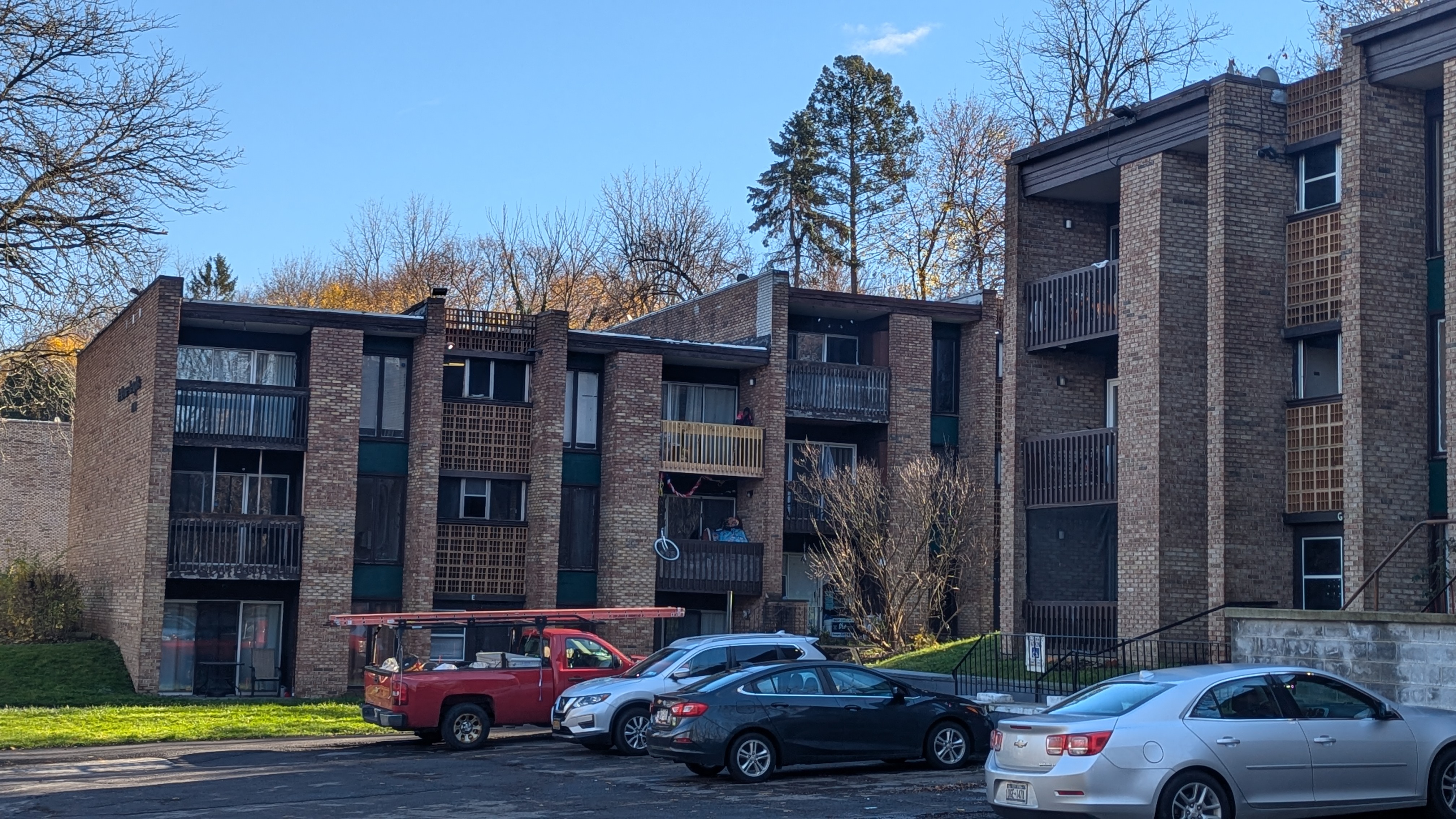 PXL_20241125_161732941